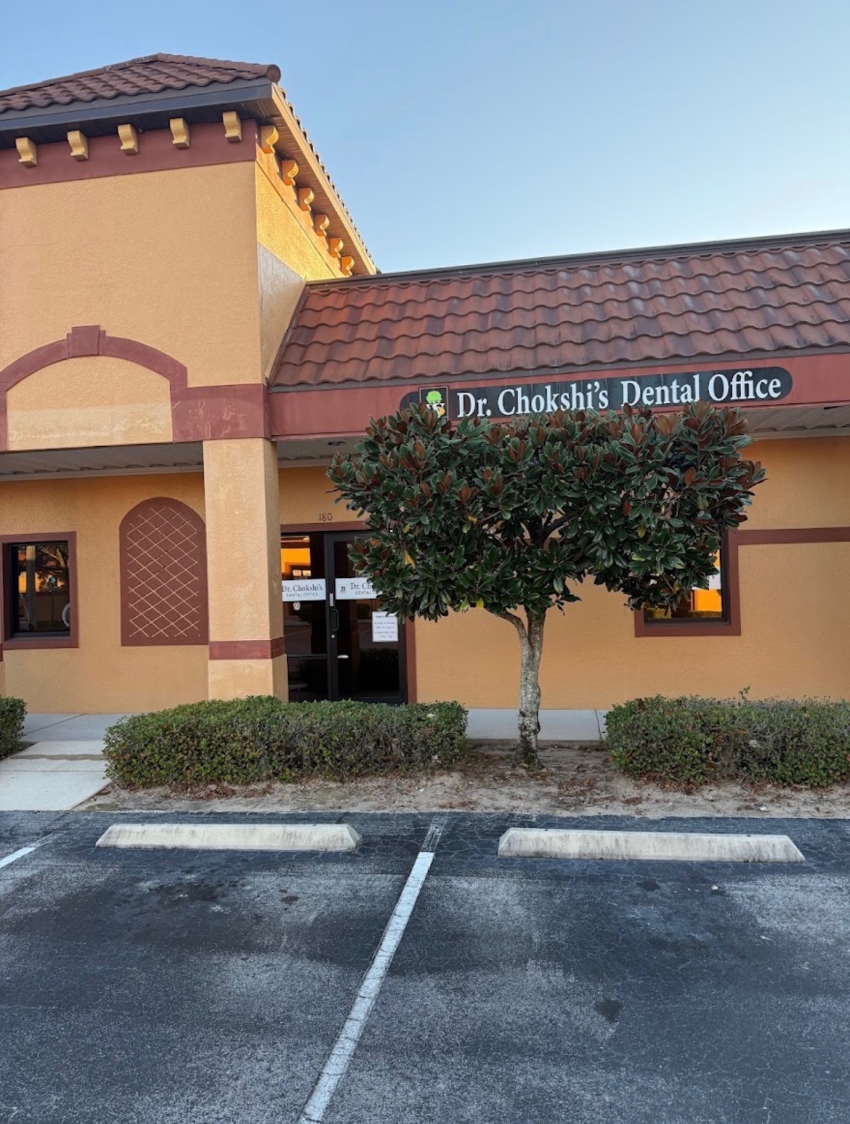 Winter Garden Family and Cosmetic Dentist storefront at 13640 West Colonial Drive 180-190, Winter Garden
